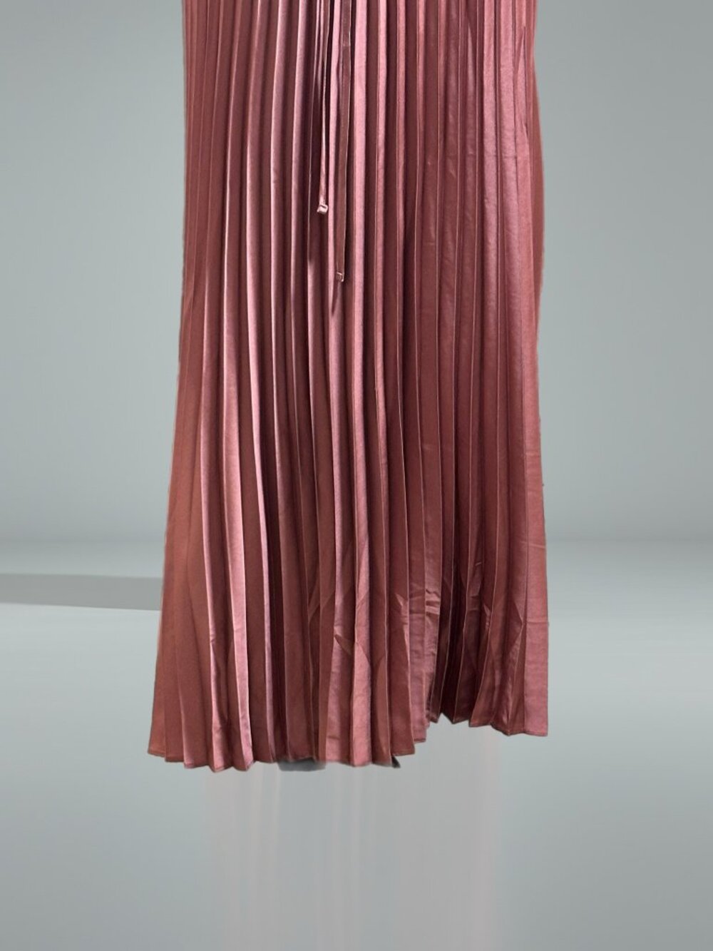 Express Blush Pink High Waist Pleated Satin Maxi Skirt NWT Sz XL - Picture 7 of 8